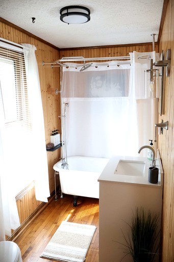 Cabins (United States of America, Stanley, Virginia)