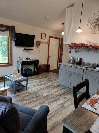 Cabins (United States of America, Hyde Park, Vermont)