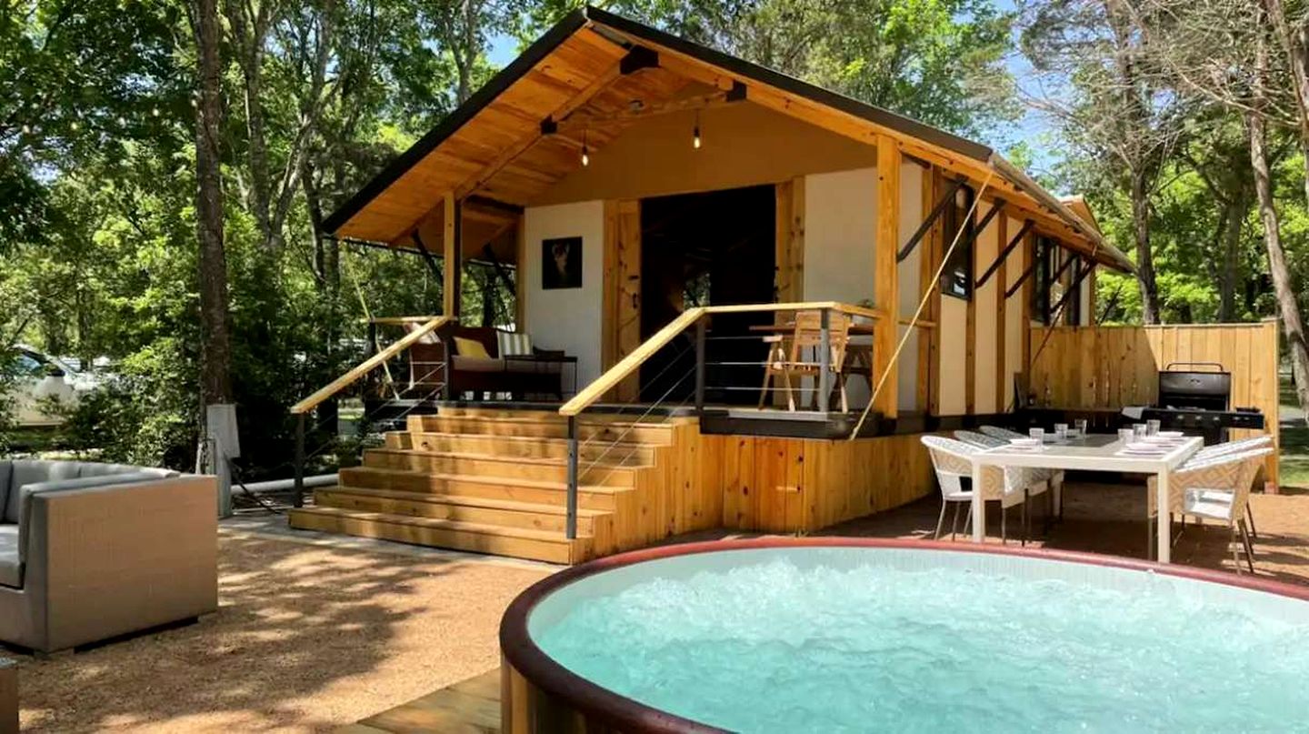Cabins (United States of America, Bastrop , Texas)