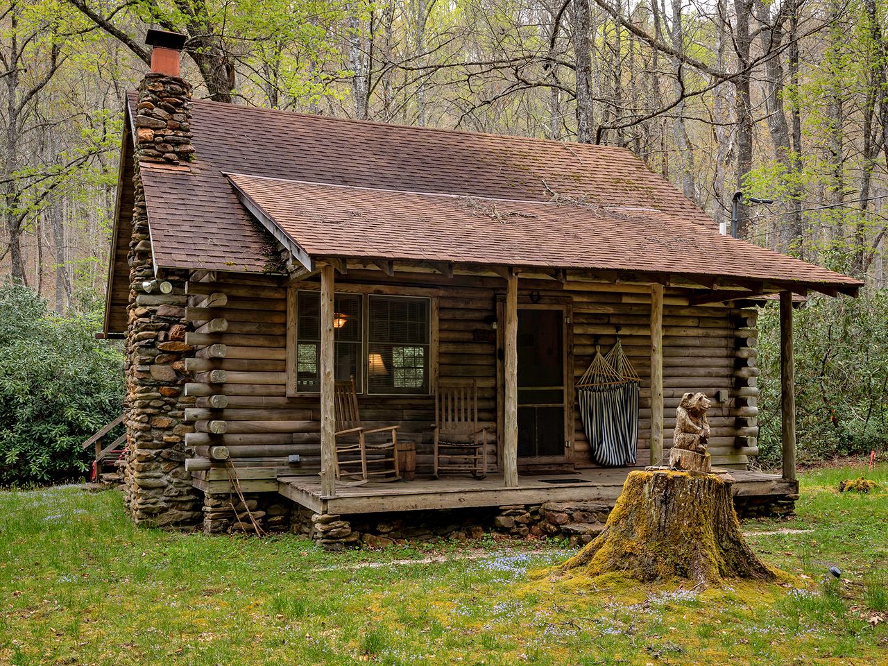 Creekside Family Cabin with Deck and BBQ in Topton, North Carolina