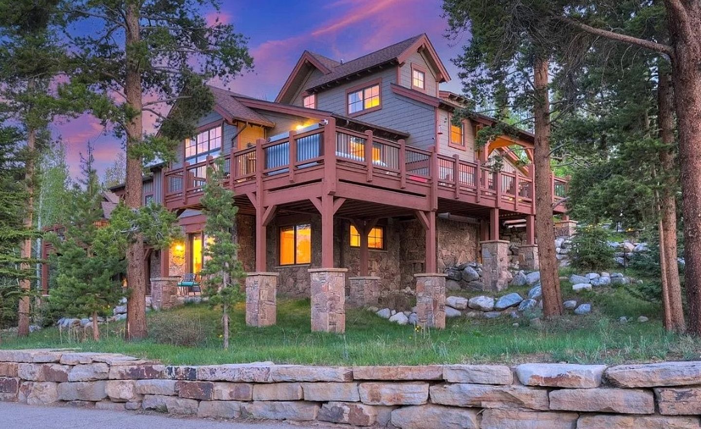 Wonderful Secluded Villa Nestled Amidst Trees in Breckenridge, Colorado