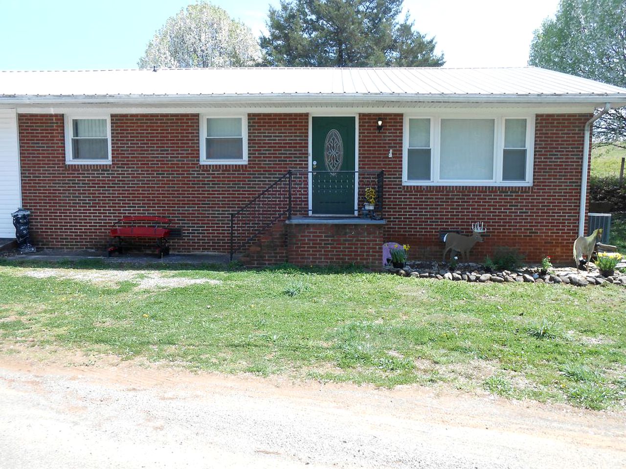 Cabins (Sparta, Tennessee, United States)