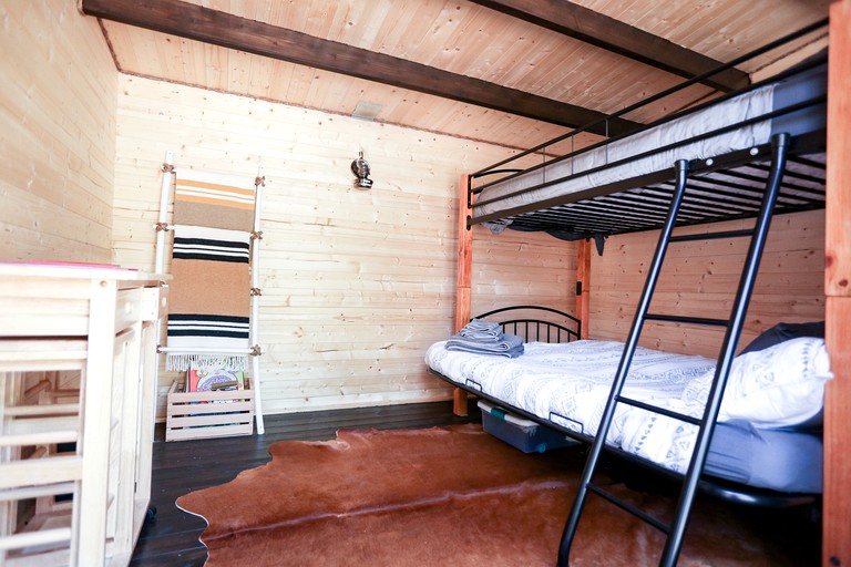 Log Cabins (Canada, Duncan, British Columbia)