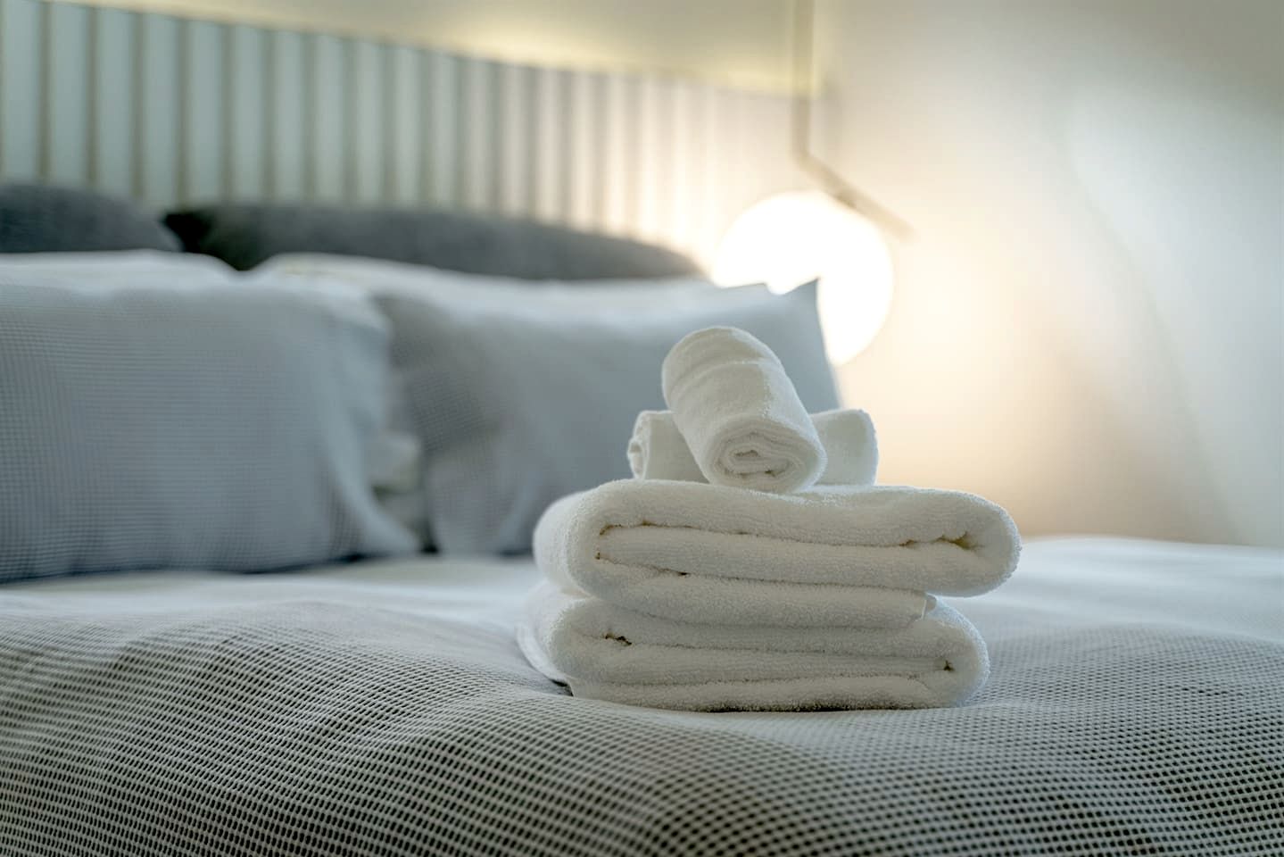 Cute Modern Style Beach Close Cottage in Leamington, Ontario