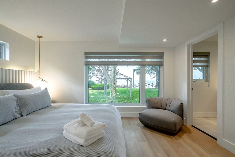 Cottages (Canada, Leamington, Ontario)