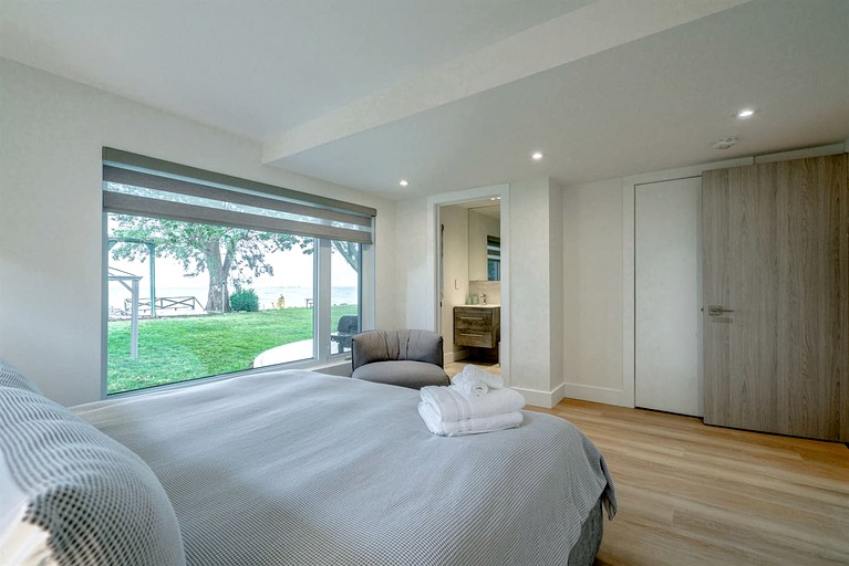 Cottages (Canada, Leamington, Ontario)