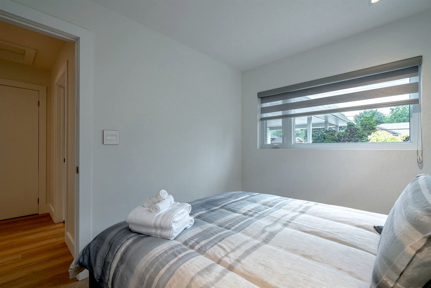 Cute Modern Style Beach Close Cottage in Leamington, Ontario