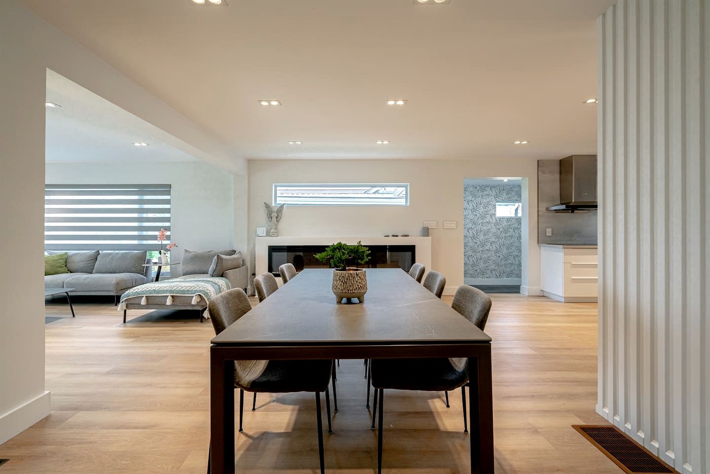 Cute Modern Style Beach Close Cottage in Leamington, Ontario