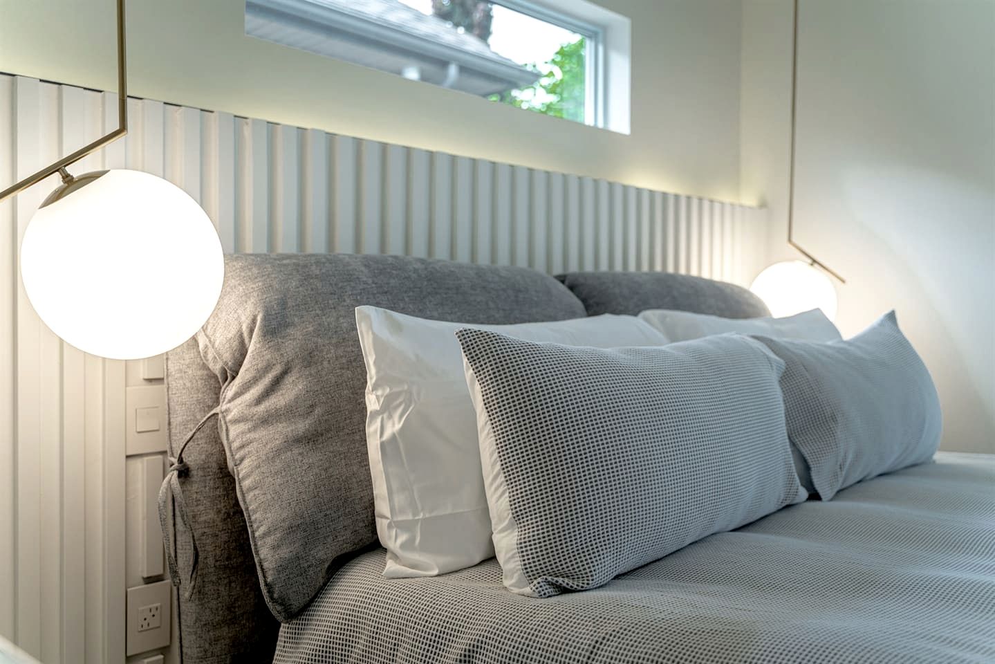 Cute Modern Style Beach Close Cottage in Leamington, Ontario