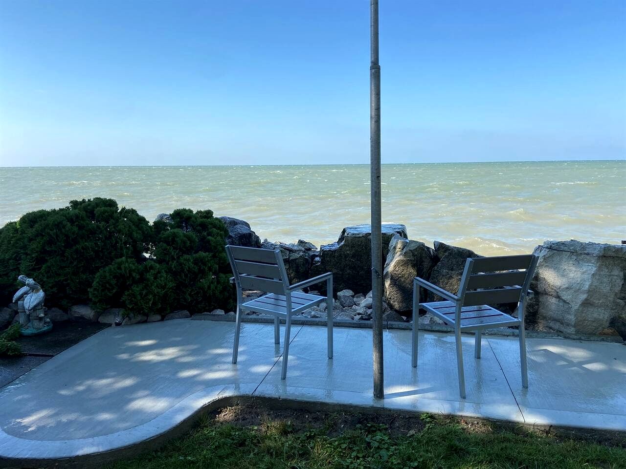 Cute Modern Style Beach Close Cottage in Leamington, Ontario