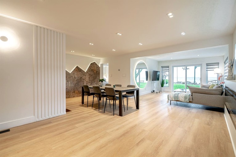 Cottages (Canada, Leamington, Ontario)