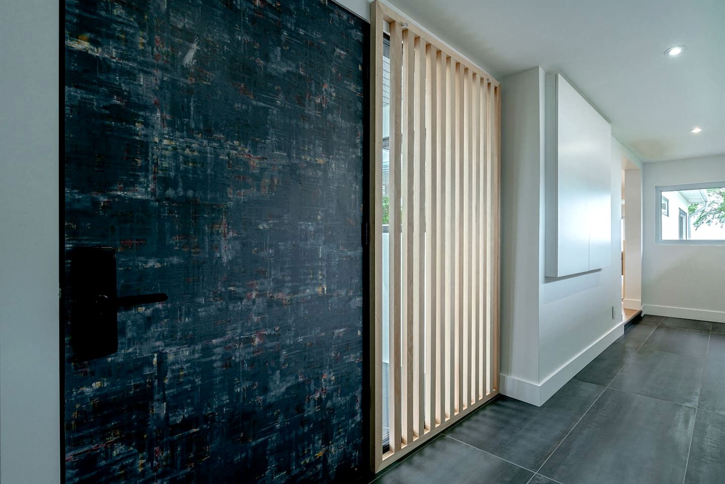 Cute Modern Style Beach Close Cottage in Leamington, Ontario