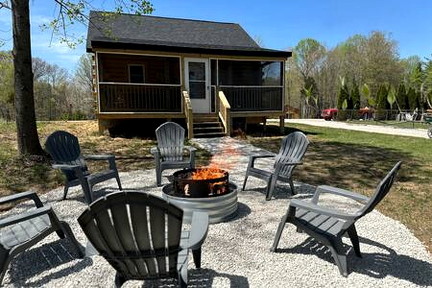 Remarkable Cabin with Fire Pit and Jacuzzi in Indiana