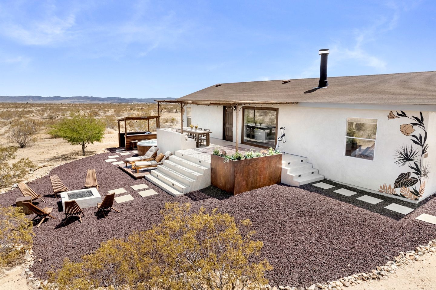 Impressive Cottage with Fire Pit, Hot-tub and Barbecue in Joshua Tree, California
