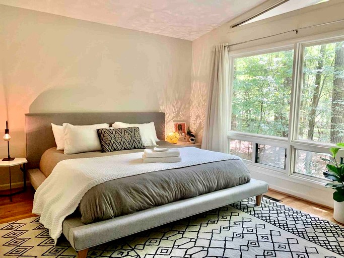 Designer Rentals (United States of America, Chapel Hill, North Carolina)