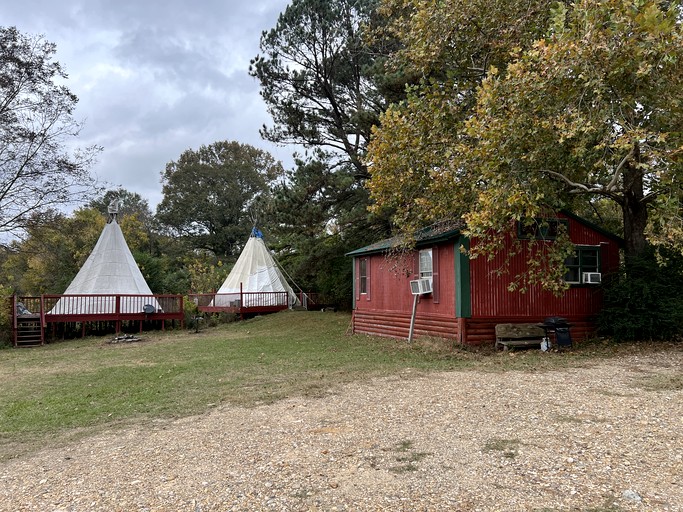 Cabins (United States of America, Murfreesboro, Arkansas)