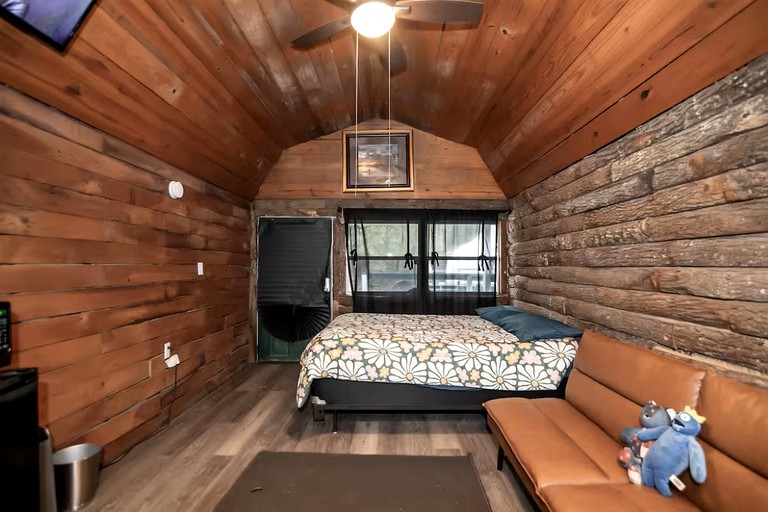 Cabins (United States of America, Murfreesboro, Arkansas)