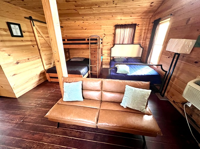 Cabins (United States of America, Murfreesboro, Arkansas)