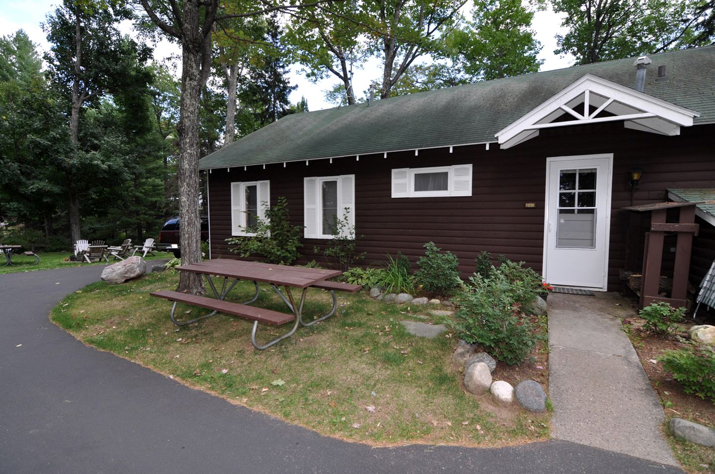 Cabins (Lac du Flambeau, Wisconsin, United States)