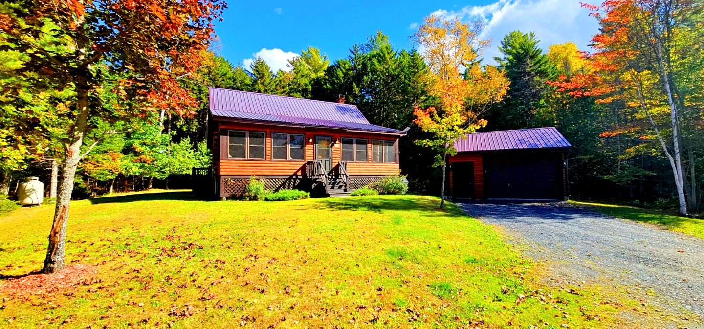 Cabins (United States of America, Beaver Cove, Maine)