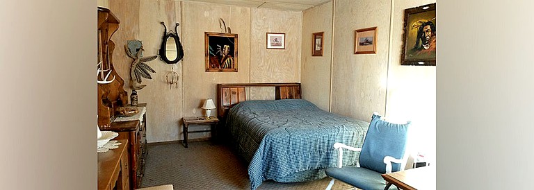 Cabins (Pryor, Montana, United States)