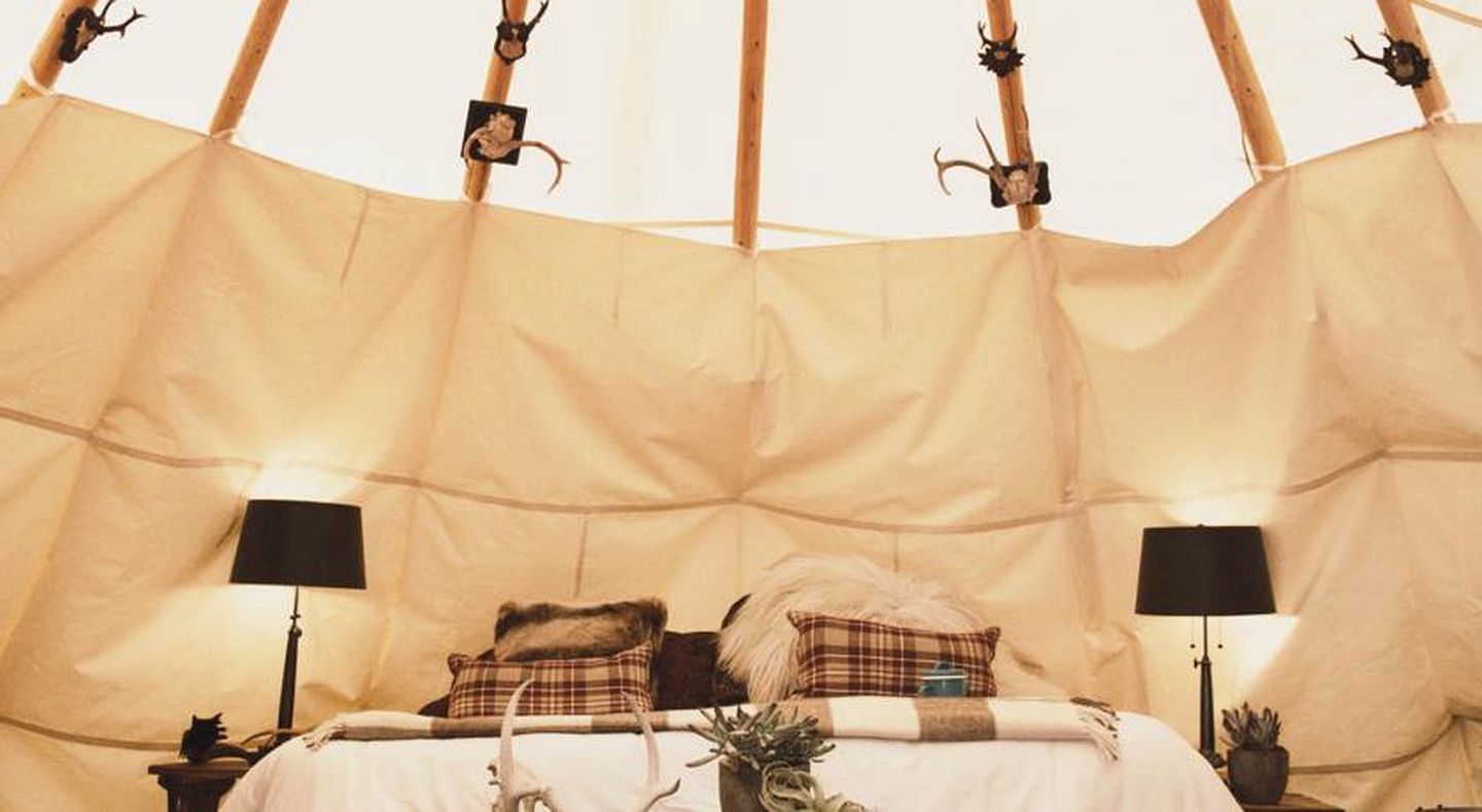 Tipis (Gardiner, Montana, Estados Unidos)