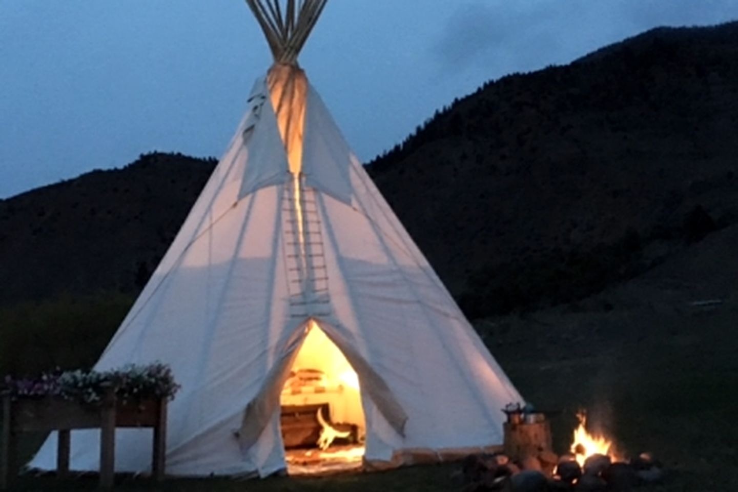 Tipis (Gardiner, Montana, United States)