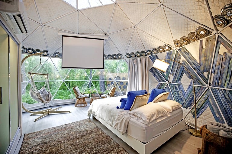 Domes (United States of America, Leesburg, Virginia)