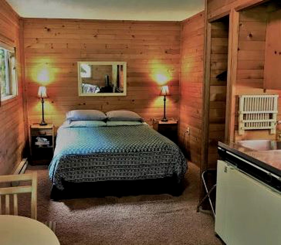 Nature Lodges (Galiano Island, British Columbia, Canada)