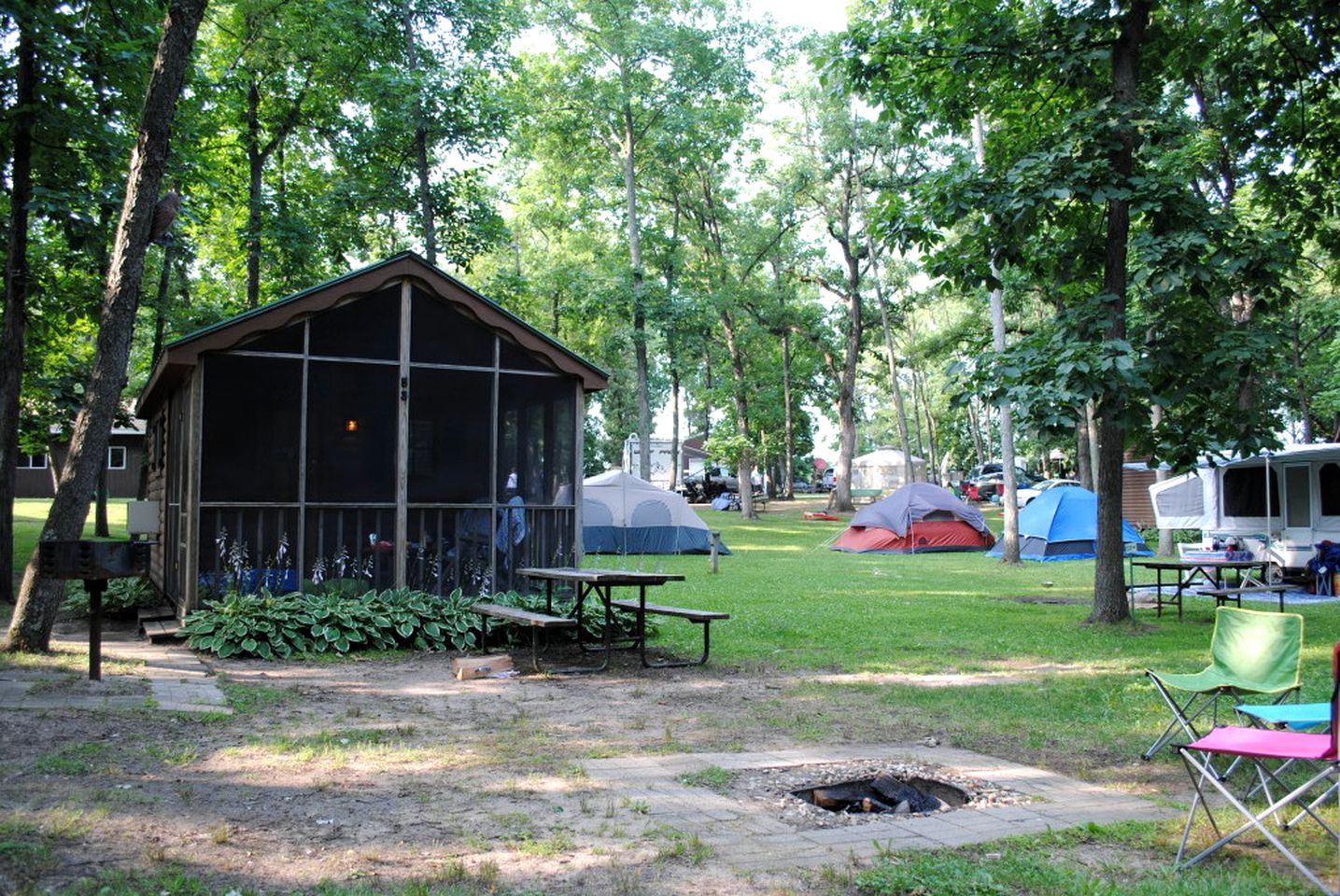 Cabins (Pardeeville, Wisconsin, United States)