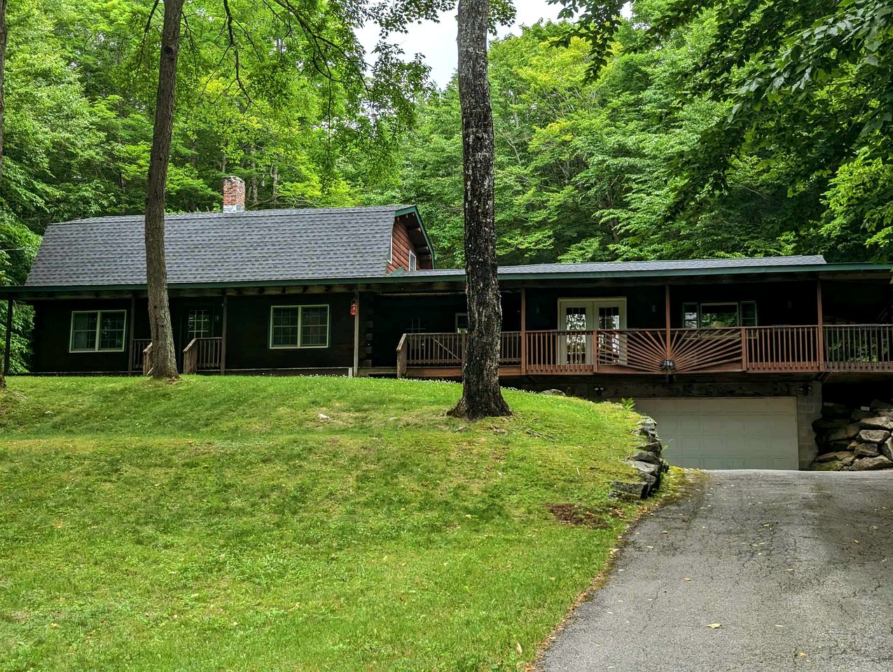 Fantastic Cabin with Gorgeous Sights and Hiking Trails Close in Webb, New York