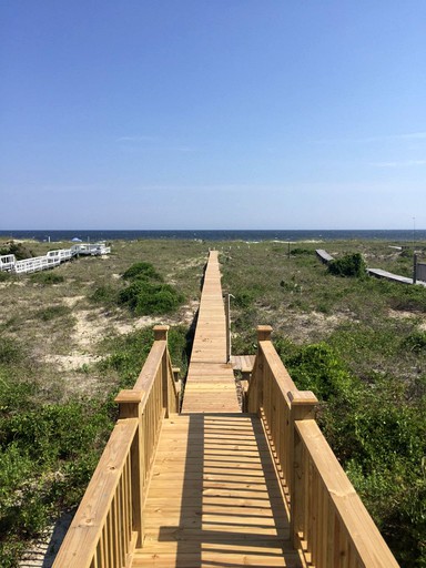 Beach Houses (Holden Beach, North Carolina, United States)