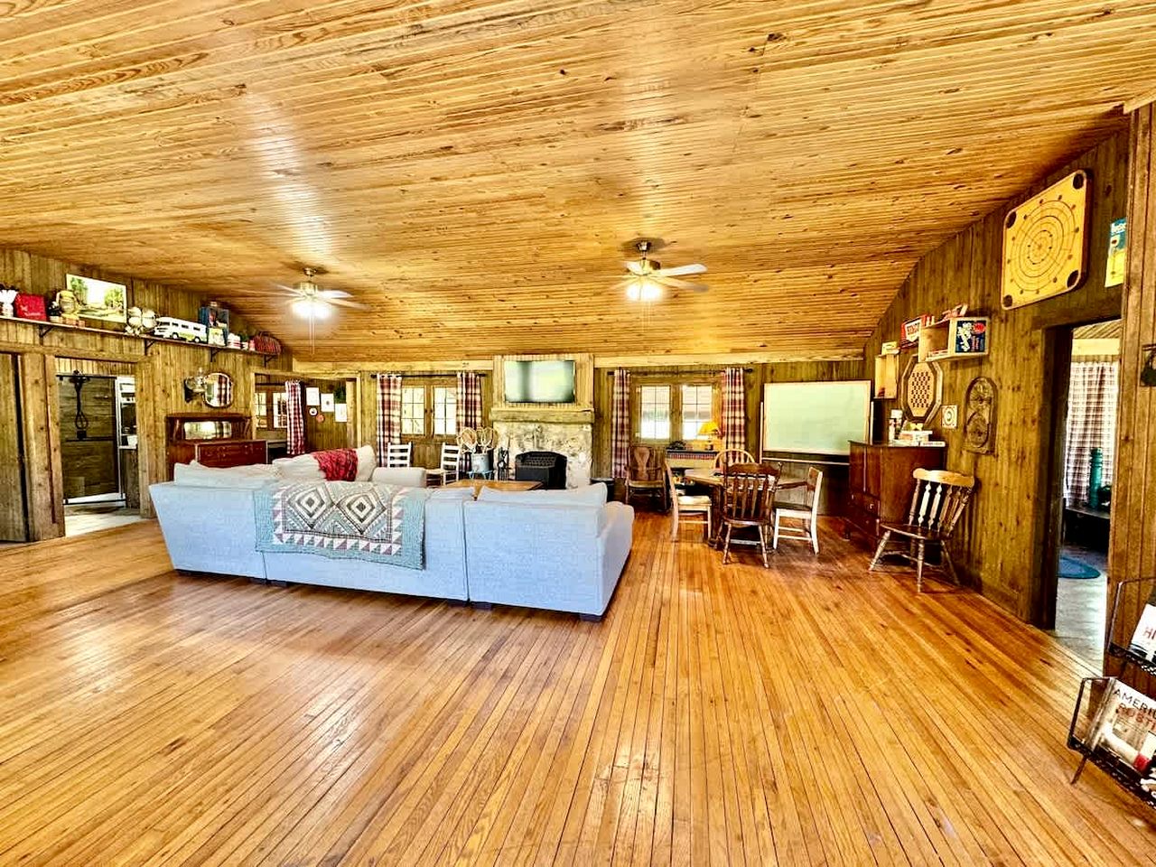 Tranquil Riverfront Cabin Retreat with Wildlife, Trails & Open Skies in Tahlequah, Oklahoma