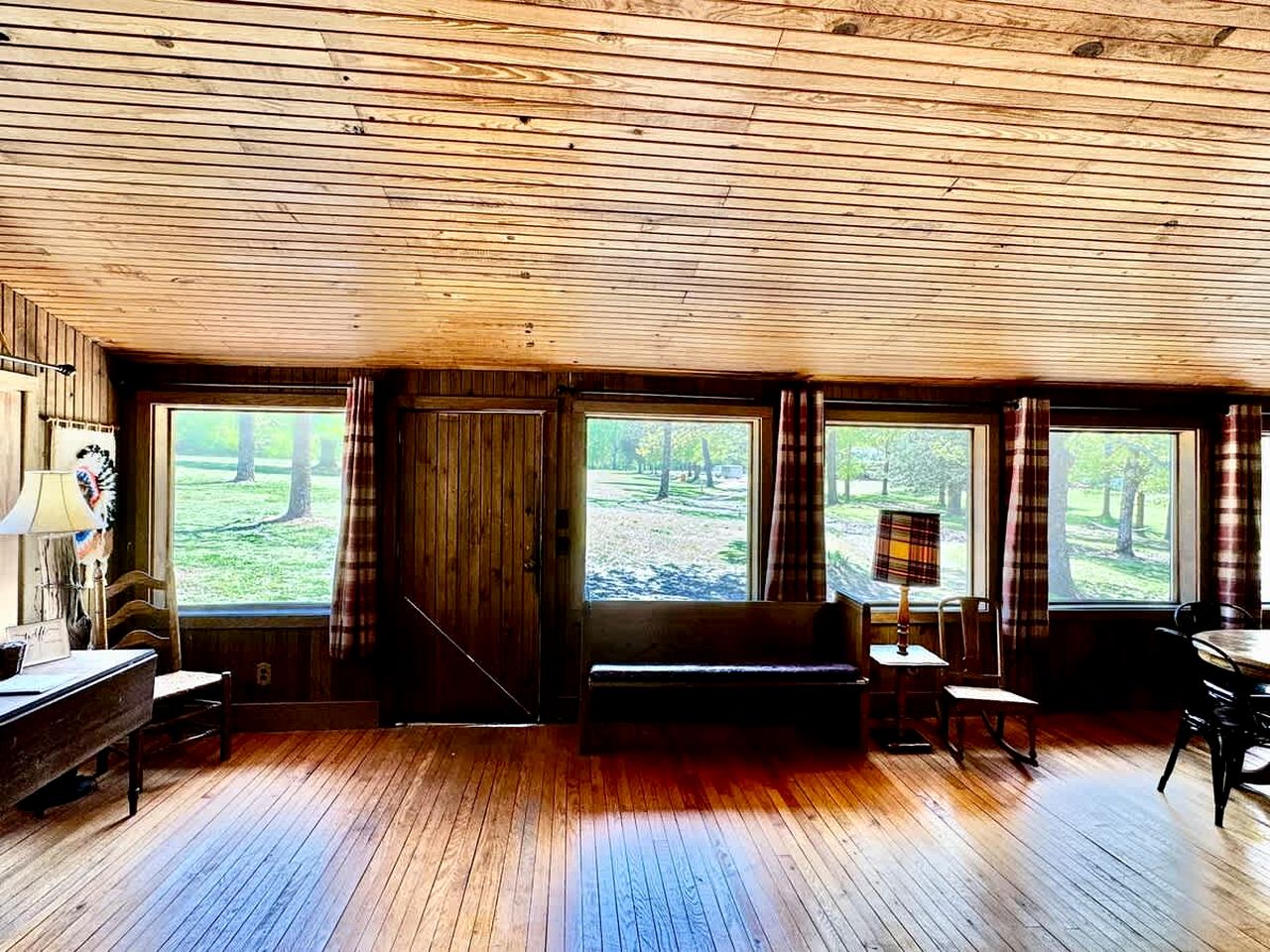 Tranquil Riverfront Cabin Retreat with Wildlife, Trails & Open Skies in Tahlequah, Oklahoma