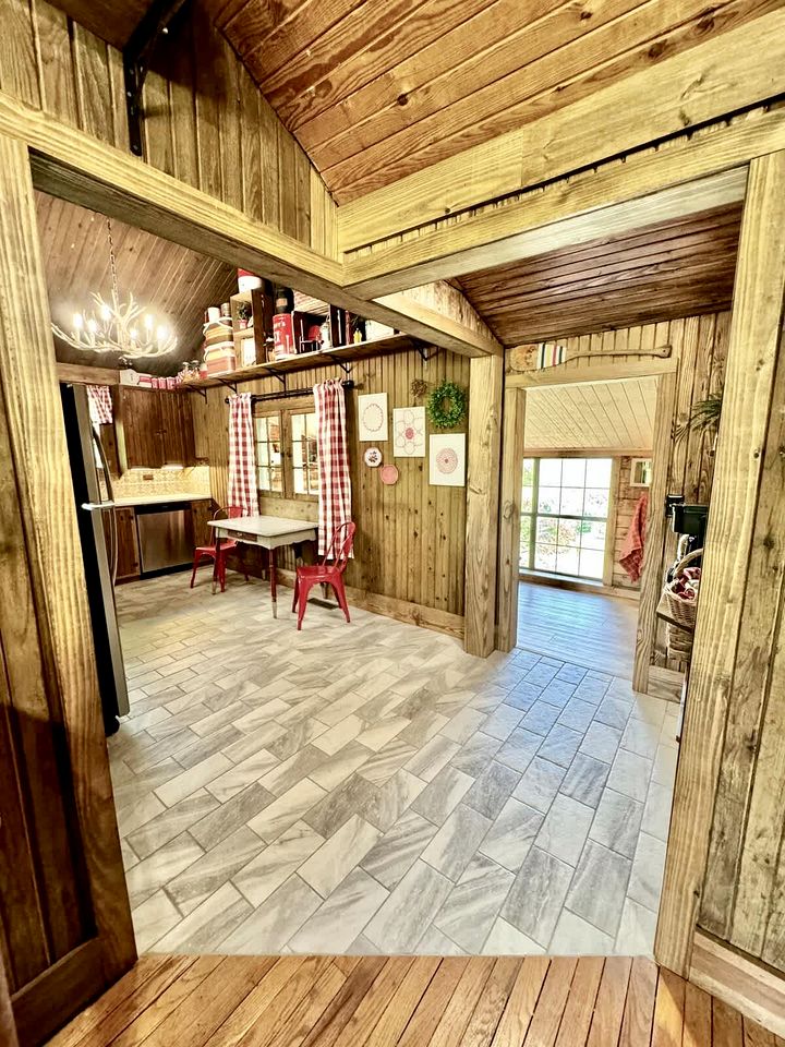 Tranquil Riverfront Cabin Retreat with Wildlife, Trails & Open Skies in Tahlequah, Oklahoma