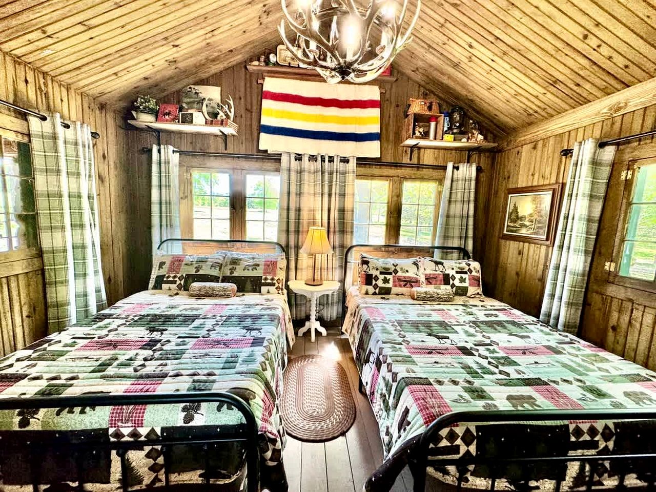 Tranquil Riverfront Cabin Retreat with Wildlife, Trails & Open Skies in Tahlequah, Oklahoma