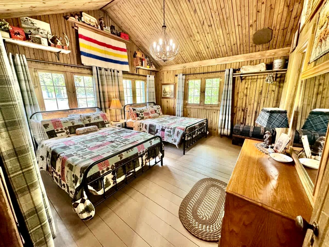 Tranquil Riverfront Cabin Retreat with Wildlife, Trails & Open Skies in Tahlequah, Oklahoma