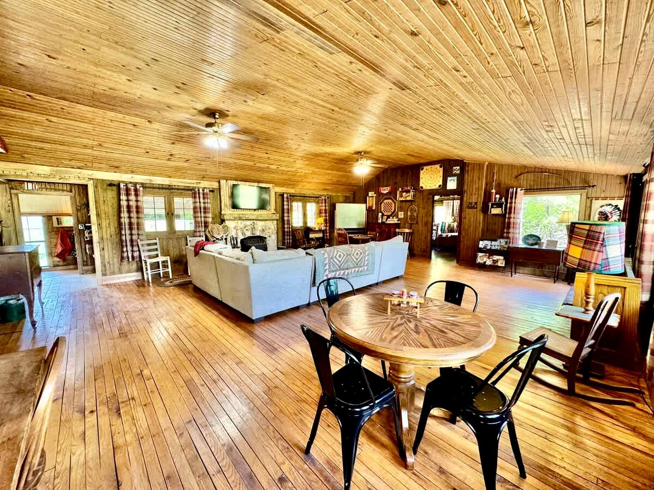 Tranquil Riverfront Cabin Retreat with Wildlife, Trails & Open Skies in Tahlequah, Oklahoma