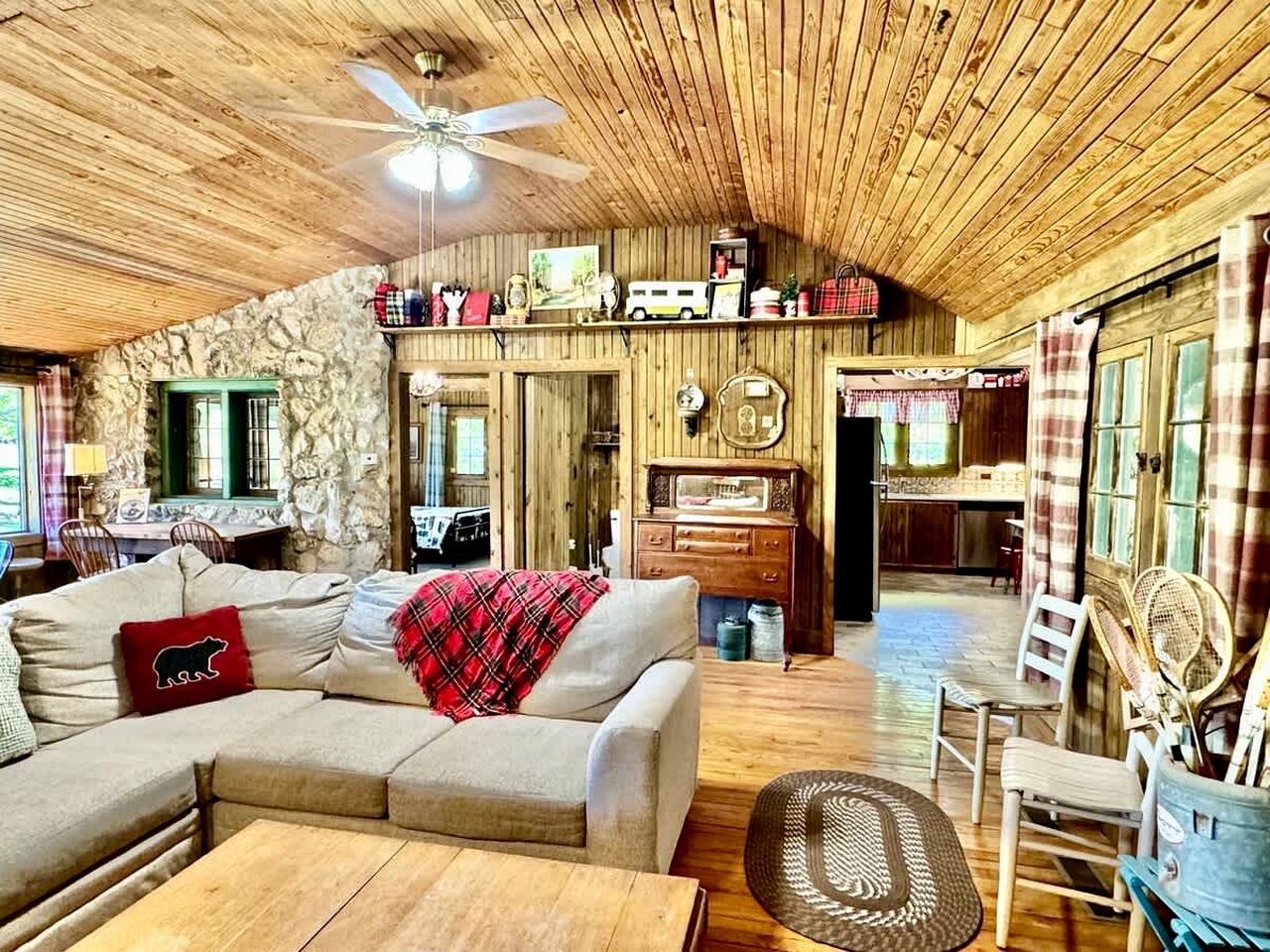Tranquil Riverfront Cabin Retreat with Wildlife, Trails & Open Skies in Tahlequah, Oklahoma