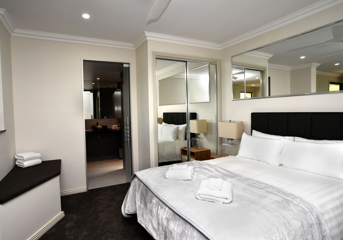 Cabins (Ravensbourne, Queensland, Australia)