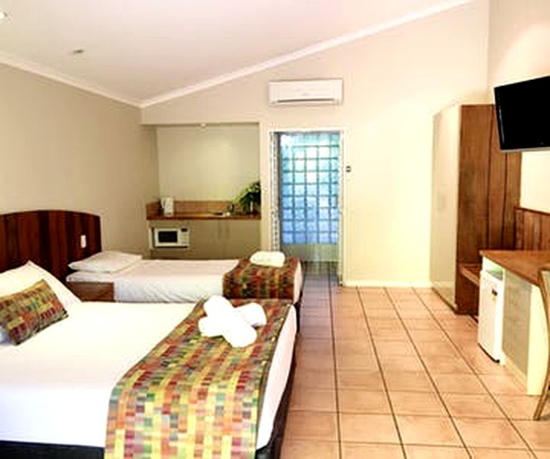 Nature Lodges (Mission Beach, Queensland, Australia)