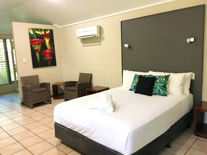 Cottages (Mission Beach, Queensland, Australia)