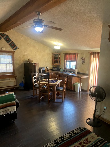 Cabins (United States of America, Bluff Dale, Texas)