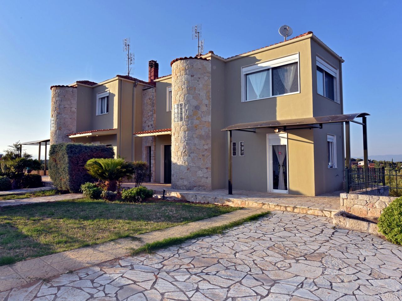 Villa rental in Greece for a Greek holiday