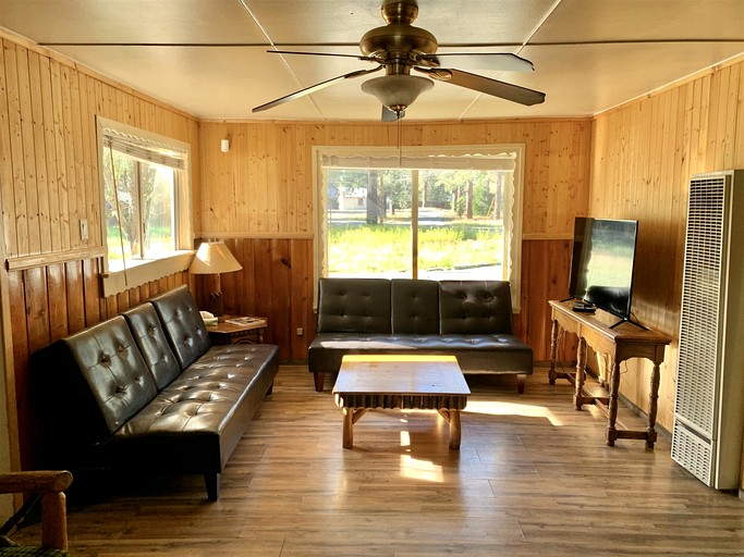 Cabins (United States of America, Big Bear Lake, California)