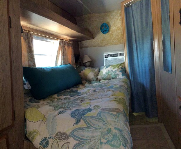 Caravans (Santa Fe, New Mexico, United States)