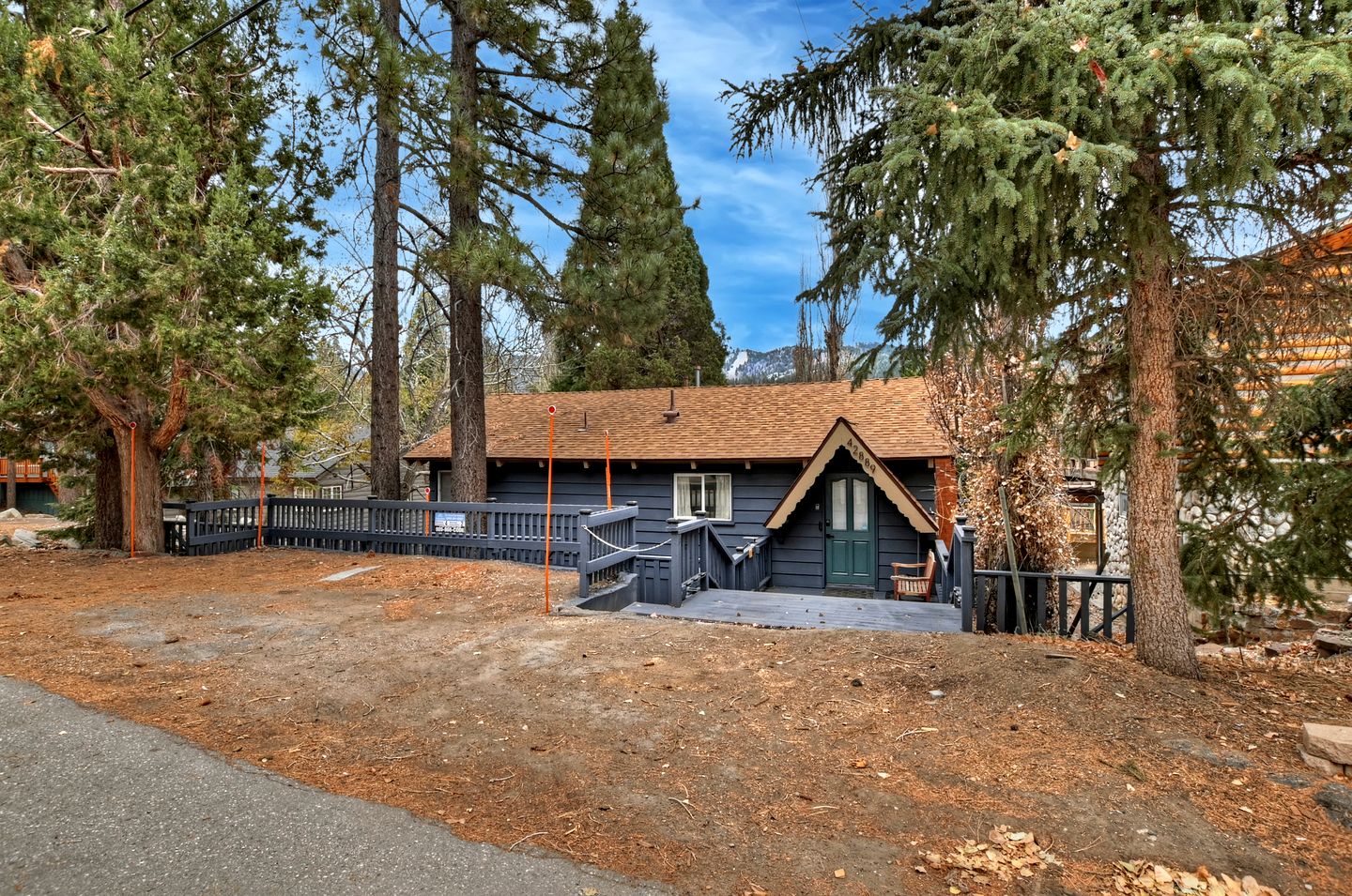 Outstanding Cabin Nestled Amidst Trees and Barbecue Provided in Big Bear Lake, California