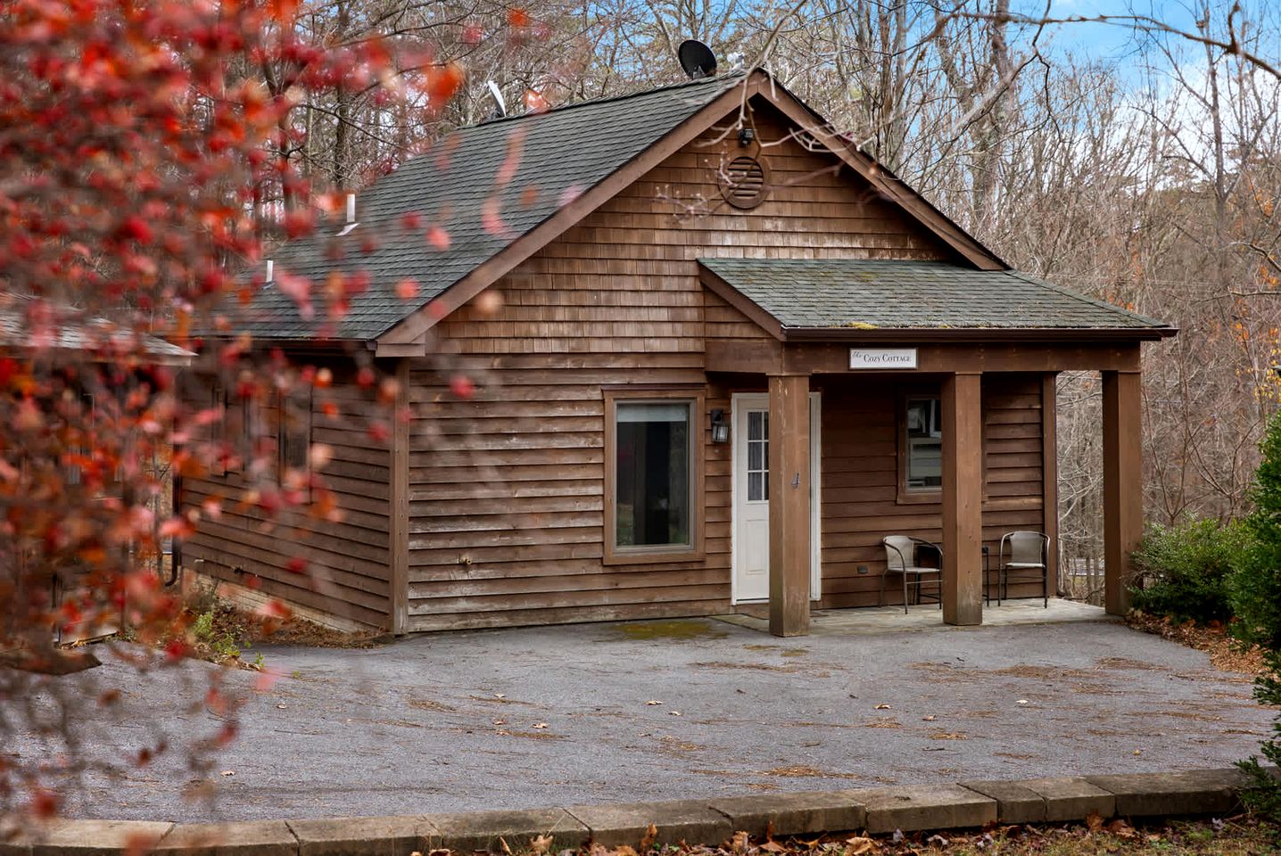 Fully Equipped Cabin for a Family Glamping Getaway in the Mountains of West Virginia, near Berkeley Springs