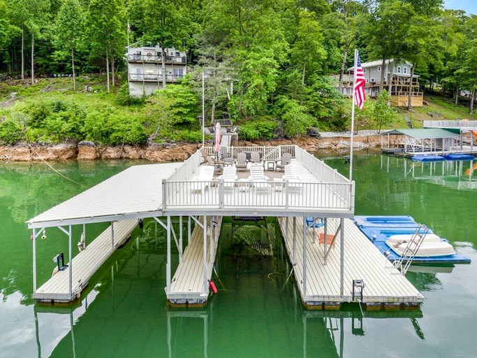 Cabins (United States of America, Rocky Top, Tennessee)