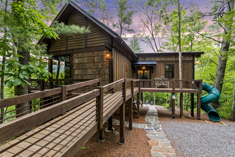Cabins (United States of America, Cherry Log, Georgia)
